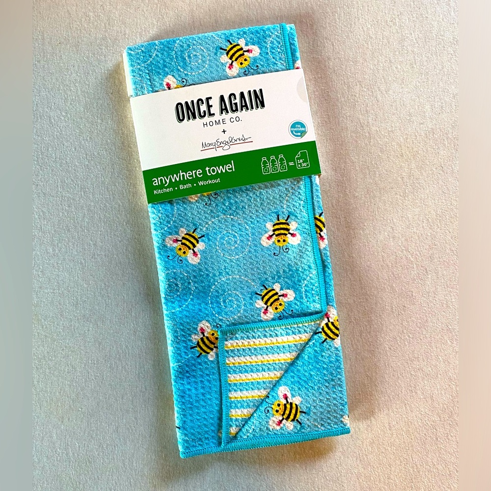NWT Anywhere Towel – Blue Bee Print